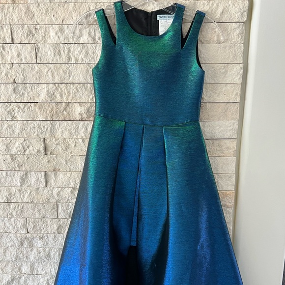 Girls “Tween Diva” iridescent green & blue party dress